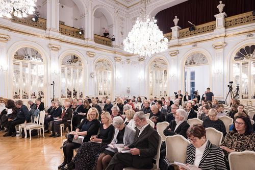 Rojstvo brezmejnega / Foto: Urška Lukovnjak Mustafa