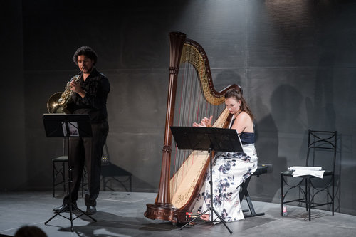 Lara Hrastnik, harfa, Vita Peterlin, violončelo, Klever Felicio, rog / Foto: Urška Lukovnjak